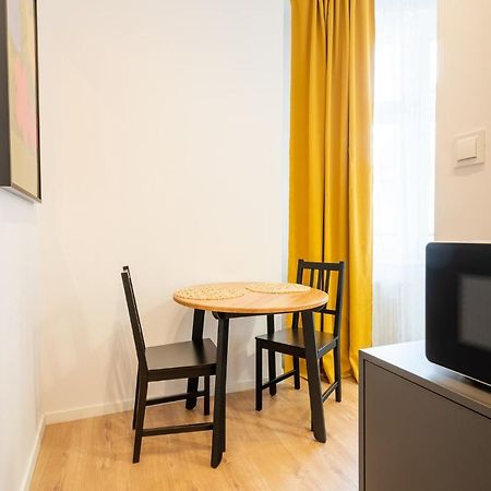 Elegant Very Berry Studios In Poznan Center By Noclegi Renters Dış mekan fotoğraf