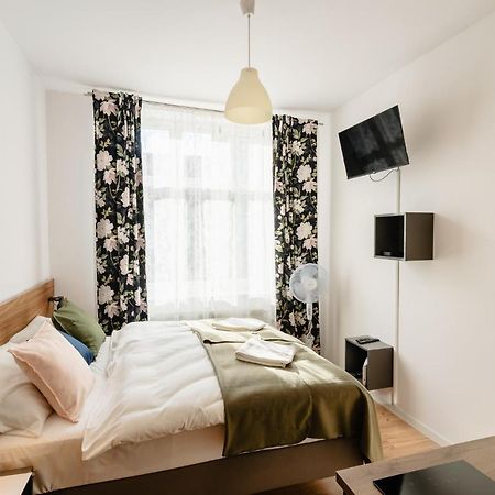 Elegant Very Berry Studios In Poznan Center By Noclegi Renters Dış mekan fotoğraf