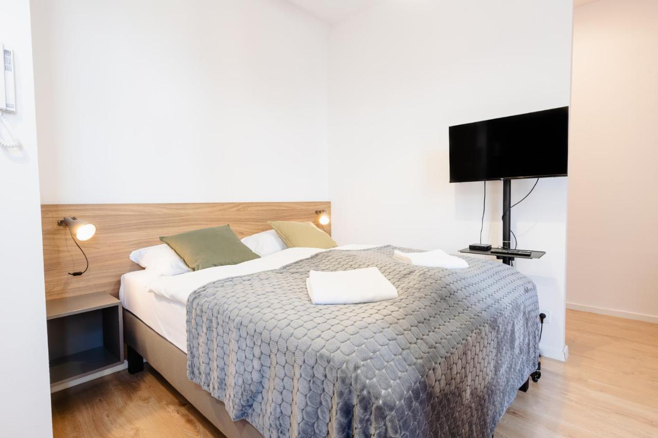 Elegant Very Berry Studios In Poznan Center By Noclegi Renters Dış mekan fotoğraf