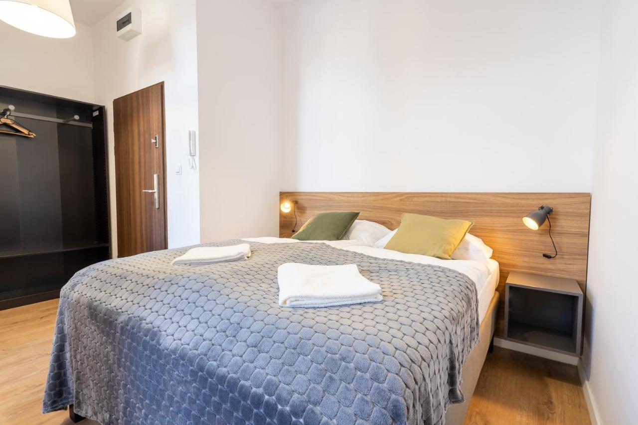 Elegant Very Berry Studios In Poznan Center By Noclegi Renters Dış mekan fotoğraf
