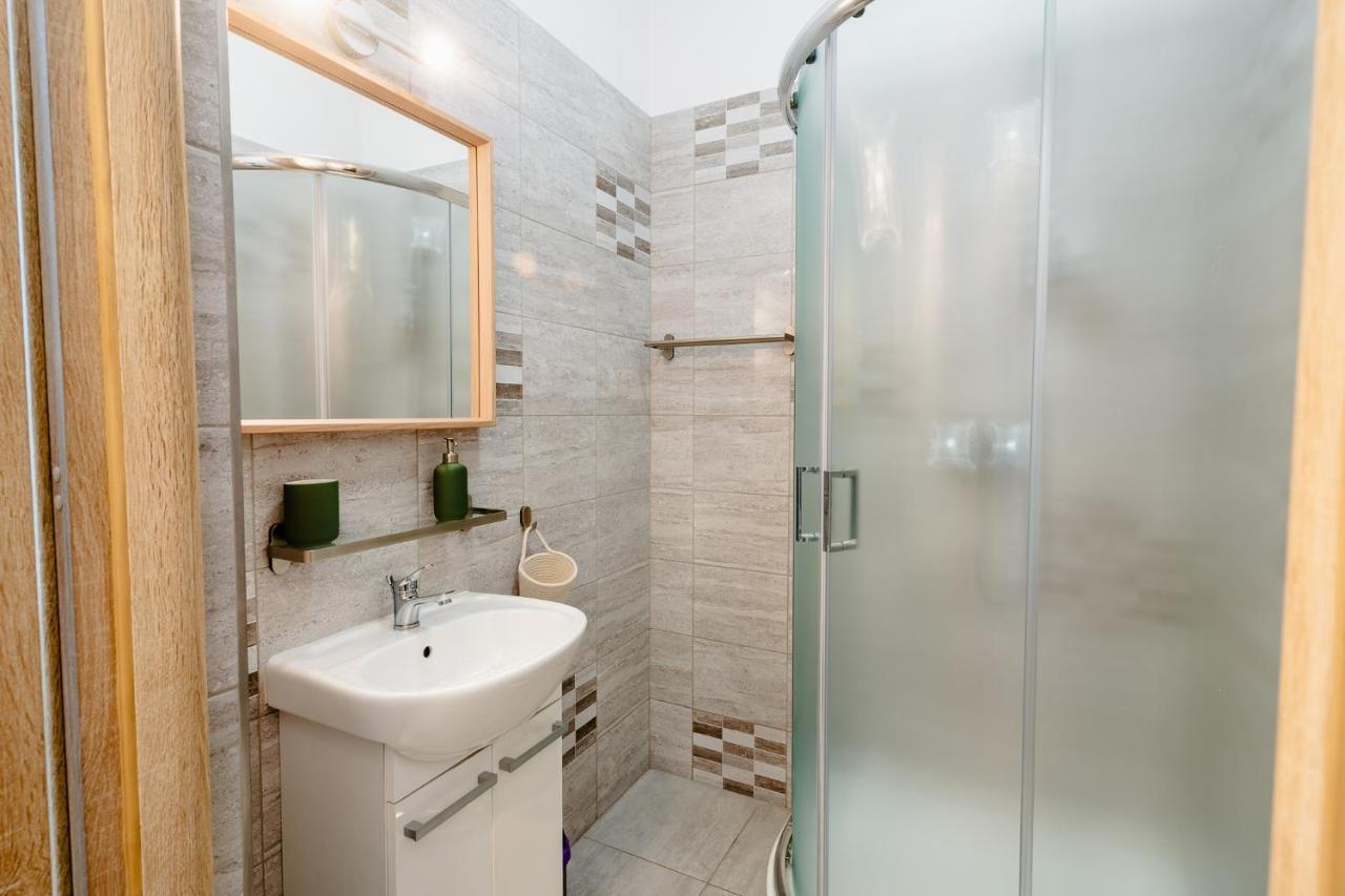 Elegant Very Berry Studios In Poznan Center By Noclegi Renters Dış mekan fotoğraf